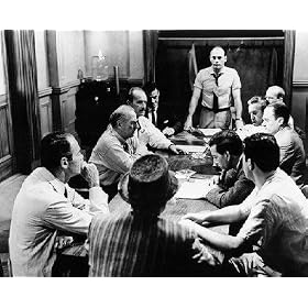 MARTIN BALSAM AS JUROR #1, ED BEGLEY AS JUROR #10, ED BINNS AS JUROR #6, LEE J. COBB AS JUROR #3, JOHN FIEDLER AS JUROR #2, HENRY FONDA AS JUROR #8/MR. DAVIS, JACK KLUGMAN AS JUROR #5, E.G. MARSHALL AS JUROR #4, GEORGE VOSKOVEC AS JUROR #11, JACK WARDEN AS JUROR #7, ROBERT WEBBER AS JUROR #12, JOSEPH SWEENEY AS JUROR #9/MR. MCCARDLE FROM 12 ANGRY MEN #1 - Photo cin�matographique en noir et blanc-GRANDE - 50x40cm