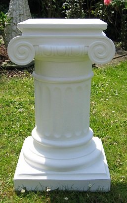 Säule in der Höhe von 61 cm in weiß