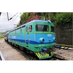Poster 100 x 70 cm - "Train driver looking out of his window." von Patrick Horton / Lonely Planet Images - auch in anderen Gr��en und als Leinwandbild erh�ltlich