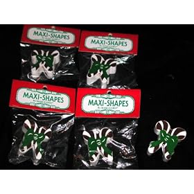 CHRISTMAS YULE CANDY CANE HOLIDAY WOOD ART DECOR MACRAME CRAFT JEWELRY BEADS 10 piece pack / Great for Woodcraft Decoration, Beading, School Teacher Classroom Bead and Clay Projects, Home and Kitchen Art, Fashion Accessories and more