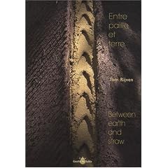 Entre paille et terre : Edition bilingue fran�ais-anglais