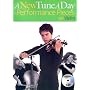 A New Tune a Day Performance Pieces for Violin [With CD]