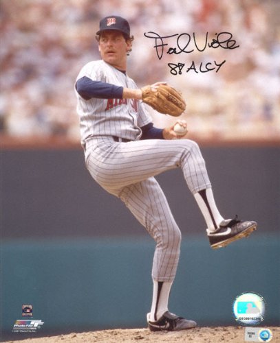 Frank Viola Minnesota Twins Autographed 8x10 Photograph with 1988 AL Cy Inscription