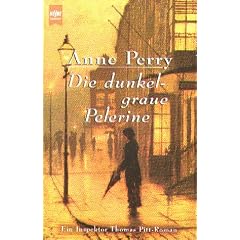 Die dunkelgraue Pelerine