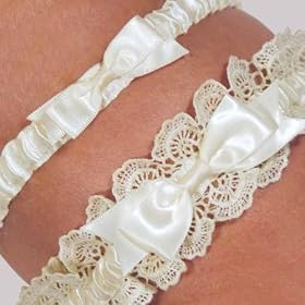 Eleanor Lace Wedding Garter in Ivory