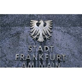 photographie The City of Frankfurt symbol, in metal, on a city wall est disperible en (L x H): 80...