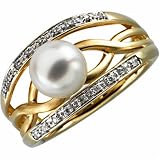 Lovely Freshwater Cultured Pearl and Diamond Ring