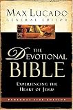 The Devotional Bible - Personal Size Edition: Experiencing The Heart of Jesus (Bible Ncv)