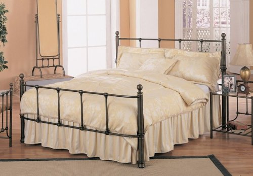 Kitchen: Iron Queen bed