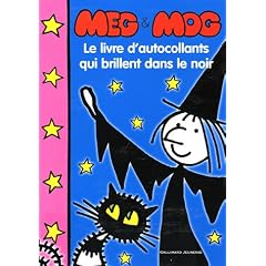 Meg et Mog : Le livre d'autocollants qui brillent dans le noir