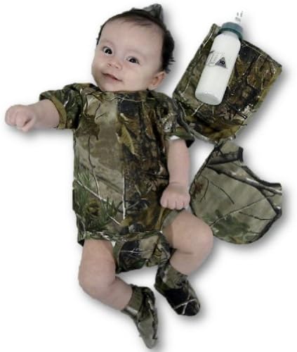 Realtree Camo Baby Gift Set 5 PC Onsie, Booties, Bib, Pad, Bottle (0-3 Month)