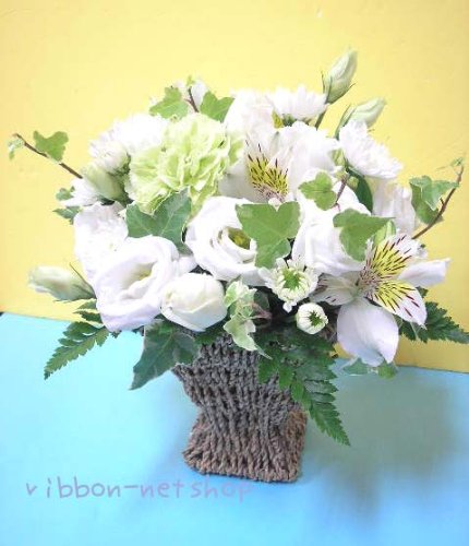 【お悔やみのお花】【送料無料】【お盆のお花】お供え用のフラワーアレンジメント（生花）グリーン・ホワイトFL-OS-901