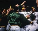 1989 OAKLAND ATHLETICS WORLD SERIES CELEBRATION 8X10 SPORTS ACTION PHOTO