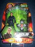 DOCTOR WHO 5 FIGURE MARTHA JONES WITH OPEN TOCLAFANE SPHERE