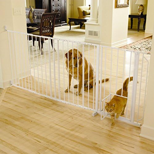 Carlson Maxi Walk-Thru Gate with Pet Door