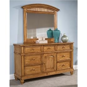 Broyhill 4226-32 Hampton Door Dresser in Coastal Pine