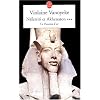 N�fertiti et Akhenaton : Le faucon d'or