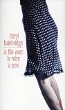 La fille avec une robe � pois