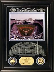 YANKEE STADIUM ARCHIVAL ETCHED GLASS PHOTO MINT - Plaque