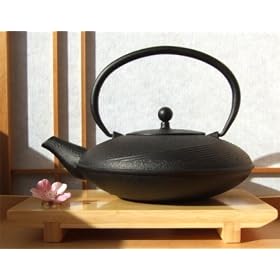 Black Tetsubin style cast iron flared teapot kettle 1 litre with circular design - GOTO