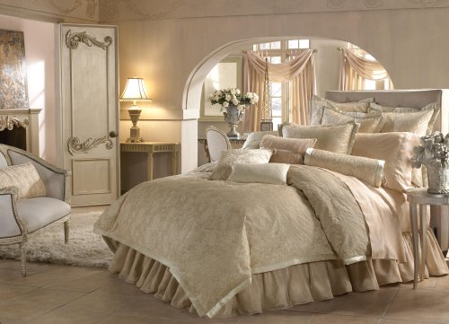 Croscill White Label Desiree Comforter