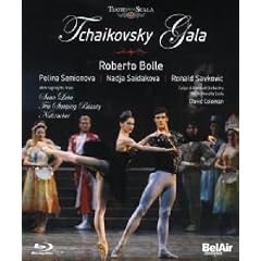 Gala Tchaikovski : Le Lac Des Cygnes, La Belle Au Bois Dormant, L'Oiseau Bleu, Casse Noisette (Extra [Blu-ray] [Import anglais]