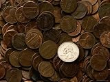 Single Quarter on a Mound of Pennies Photographic Poster Print, 24x18