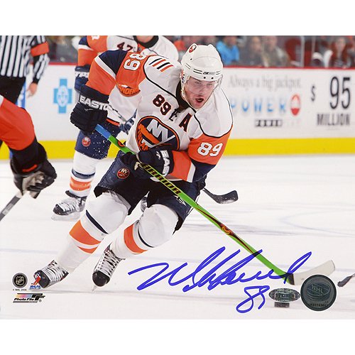 Steiner Sports NHL New York Islanders Mike Comrie Stick Handling 16 x 20-inch Photo