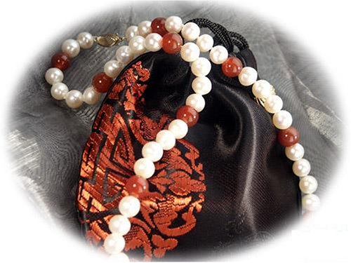 Click here to buy Freshwater Pearl w Agate Necklace.
