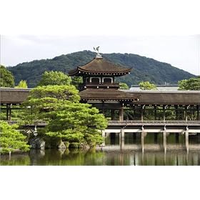 photographie Taihei-kaku (Hashidono) cypress bark-shingled wooden bridge located in grounds of He...