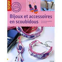 Bijoux et accesoires en scoubidou