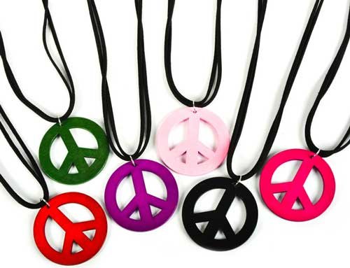 Peace Sign Necklace Wood RIJNPEAWO