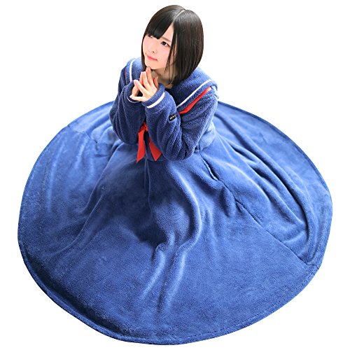 デザート 公式ブログ - モフりてぇ…肉球あやと、セーラー服パジャマ「着る毛布」発売 - Powered By Line