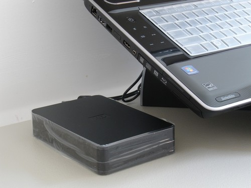 Western Digital WD Elements 1 TB USB 2.0 Desktop External Hard Drive WDBAAU0010HBK-NESN