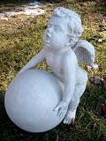 Eigenschaften Heim-Garten-Visionen  / Engel Sisyphus mit Kugel