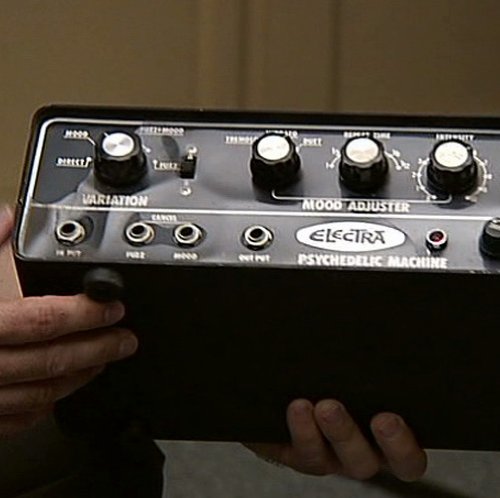 FUZZ: THE SOUND THAT REVOLUTIONIZED THE WORLD(ファズ:世界を変えた音)(初回限定1000部) [DVD+BOOK]