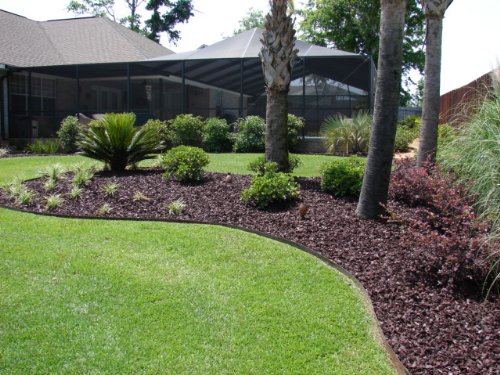 YARDWISE Landscape Rubber Mulch Pallet-Brown Color