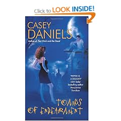 Tombs of Endearment (Pepper Martin Mysteries)