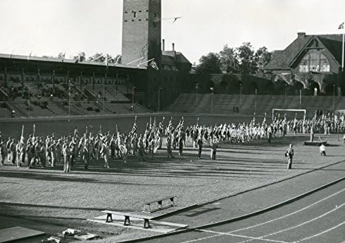 POSTER drett I dagene 1 2 og 3 august 1944 arrangertes i Stockholm krigsmesterskapet svomning fotball friidrett Bildet viser Norway Noreg Norge Norwegian Wall Art Print A3 replica