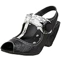 Not Rated Women's Queen Bee pump