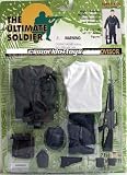 Eigenschaften 21ST Century Toys Ultisol / Ultisol 1997 - The Ultimate Soldier - U.S. ARMY SPECIAL FORCES MAC-V ADVISOR - Outfit / Waffen Zubehörset (weisses Shirt) für 12 inch/30cm Figuren - OVP