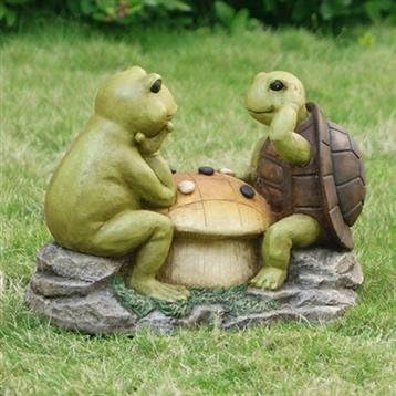 GrassIt Frog & Turtle Playing Checkers Large Lawn Ornament Decoration Garden Patio