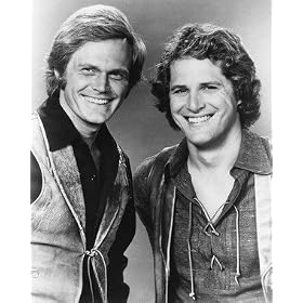 ROGER DAVIS AS NARRATOR, BEN MURPHY AS JED 'KID' CURRY FROM ALIAS SMITH AND JONES #1 - Photo cin�matographique en noir et blanc-GRANDE - 50x40cm