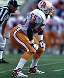 DERRICK BROOKS TAMPA BAY BUCCANEERS 8X10 SPORTS ACTION PHOTO (K)