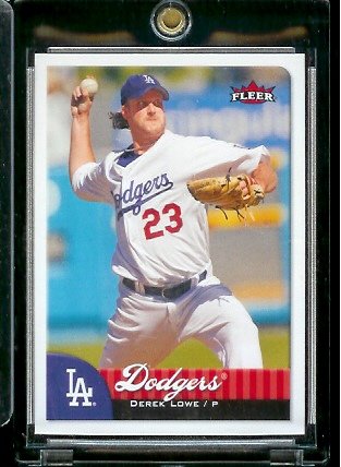 2007 Fleer Baseball # 170 Derek Lowe - Dodgers - MLB Trading Card