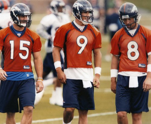 KYLE ORTON-TIM TEBOW-BRADY QUINN DENVER BRONCOS 8X10 HIGH GLOSSY SPORTS ACTION PHOTO (N)