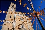 photographie Church and bontina (bunting) in regional colours in Altea (Costa Blanca), Alicante. ... Image du produit