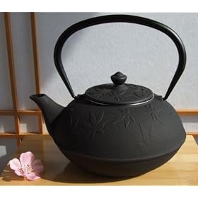 A Tetsubin Cast Iron Maple Leaf black teapot kettle 1 litre Japanese style
