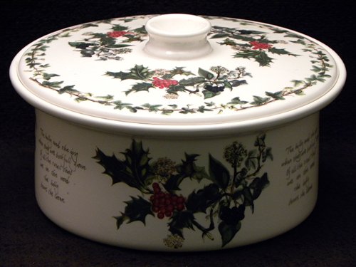 Portmeirion The Holly & The Ivy Covered Casserole 48 Oz - Round Drum Shape