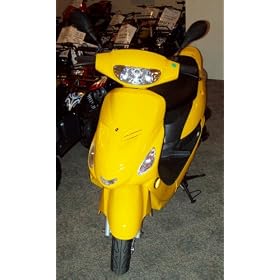 2009 Gas Powered 49cc Scooter (yellow)